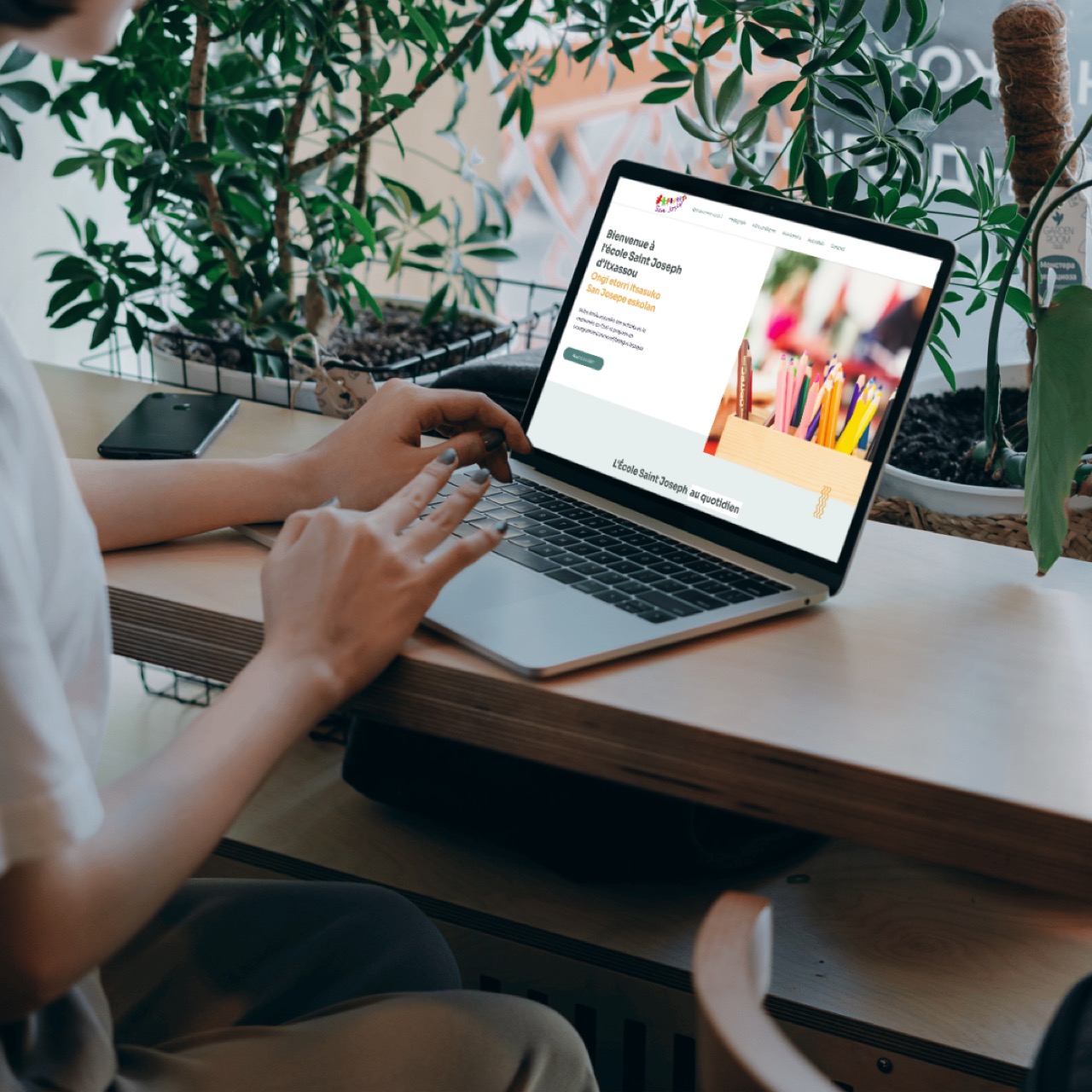 École Saint-Joseph — Webgunearen sorkuntza